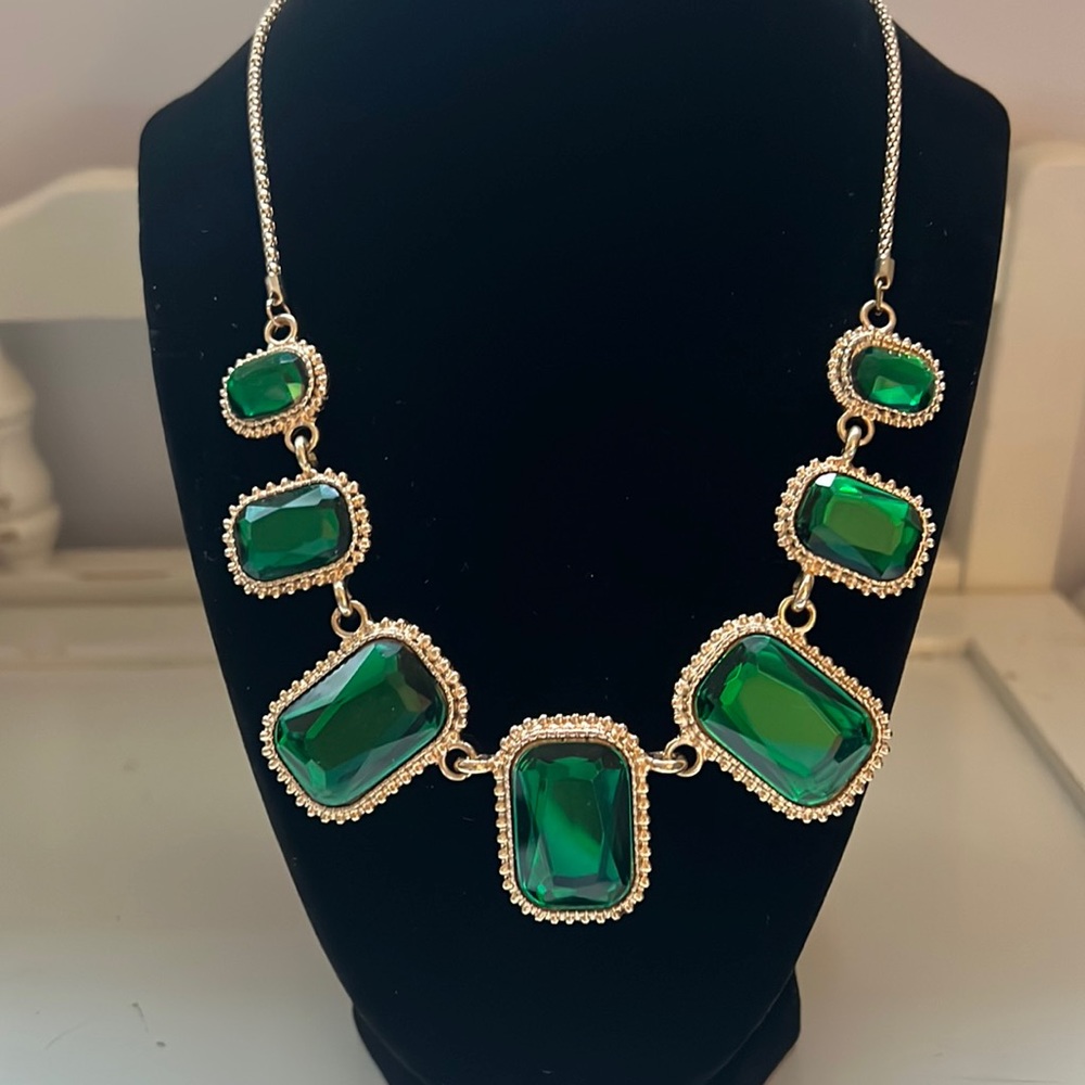 Emerald Gem and Gold Necklace